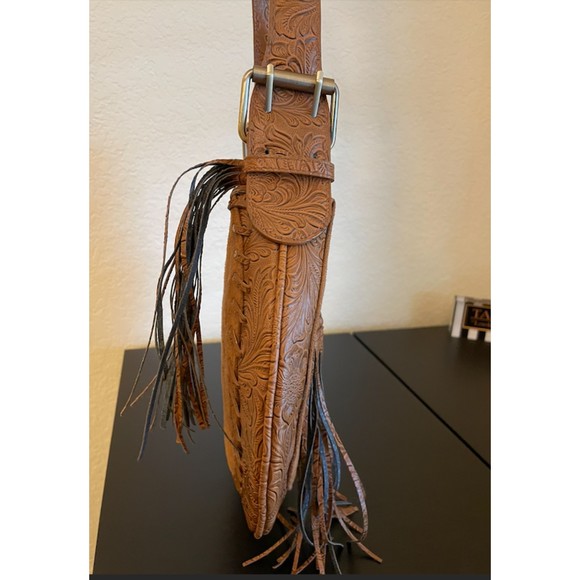 NEW - Western Saddle Shoulder Bag -Fringe -Tooled- Faux Leather/Suede - Picture 5 of 13